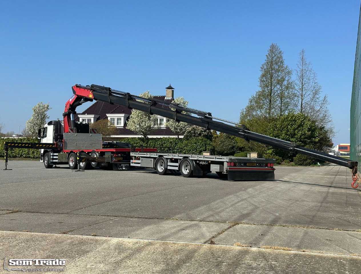 Volvo FMX 540 8X4 HMF 6020 K8 Kraan 231.000 KM + 2023 Sterk Trailer Super Condit - Crane truck: picture 3 Volvo FMX 540 8X4 HMF 6020 K8 Kraan 231.000 KM + 2023 Sterk Trailer Super Condit - Crane truck: picture 3