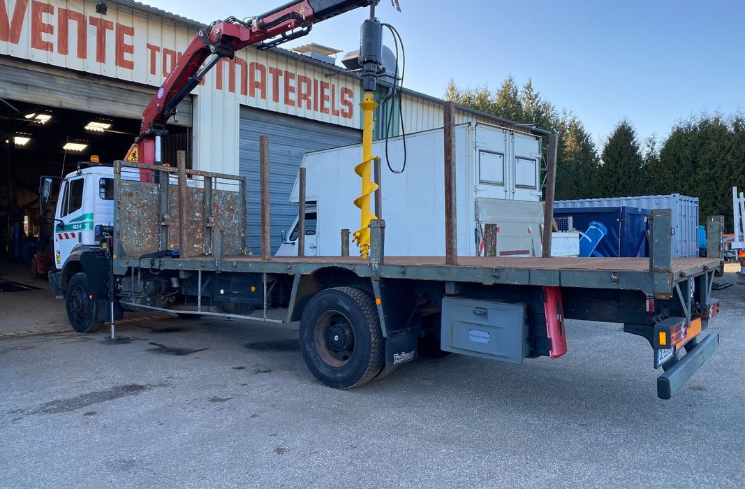 Camions 4x4 tarieres ex EDF pour plantation poteaux betons ou bois - Construction machinery, Truck: picture 5 Camions 4x4 tarieres ex EDF pour plantation poteaux betons ou bois - Construction machinery, Truck: picture 5