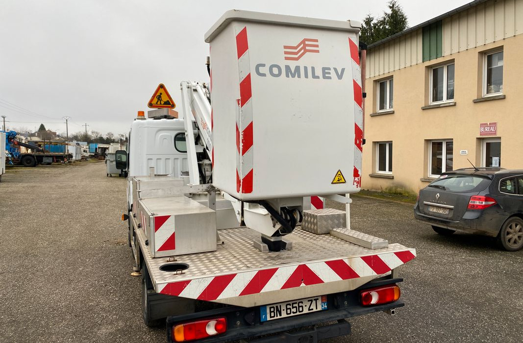 Nacelles sur VL et PL - Truck mounted aerial platform: picture 4 Nacelles sur VL et PL - Truck mounted aerial platform: picture 4