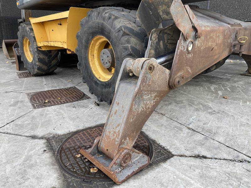 Wheel excavator Volvo EW 140 B: picture 6