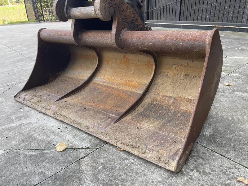 Wheel excavator Volvo EW 140 B: picture 16