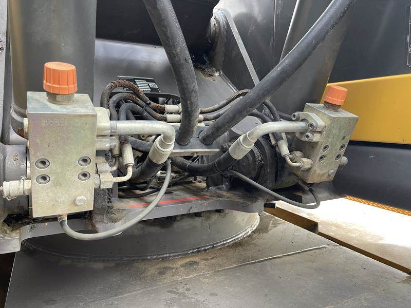 Wheel excavator Volvo EW 140 B: picture 13