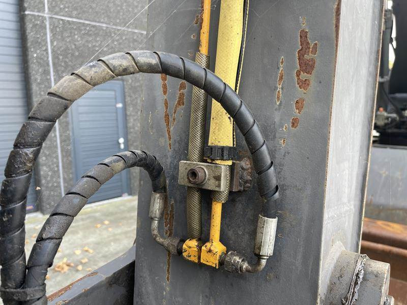 Wheel excavator Volvo EW 140 B: picture 19