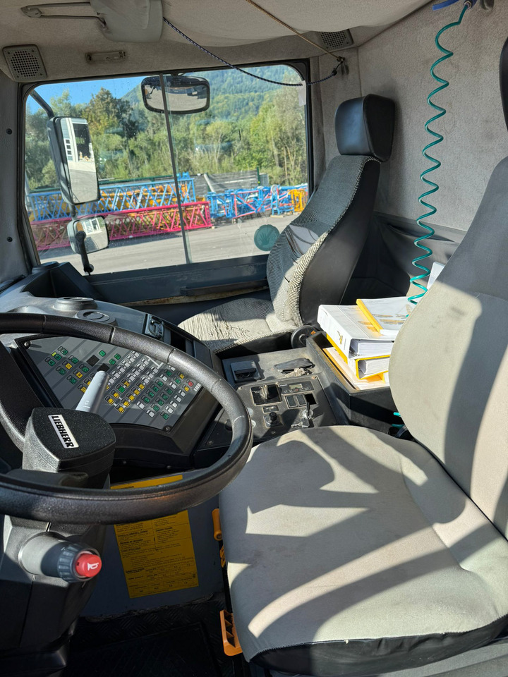 LIEBHERR LTM 1030/2 - Mobile crane: picture 5 LIEBHERR LTM 1030/2 - Mobile crane: picture 5