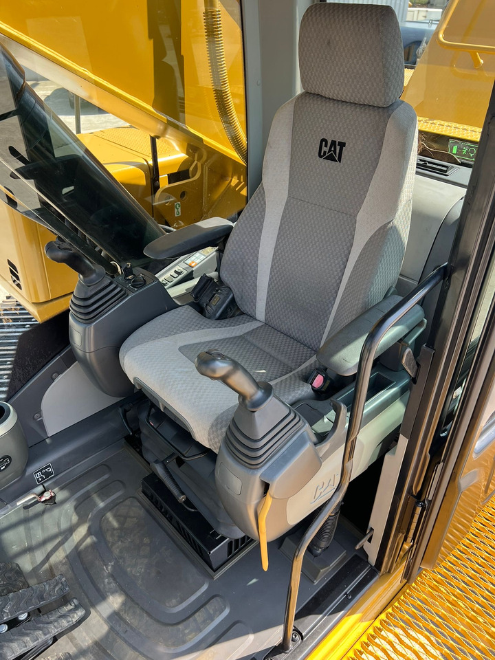Waste/ Industry handler CATERPILLAR 330D MH: picture 11