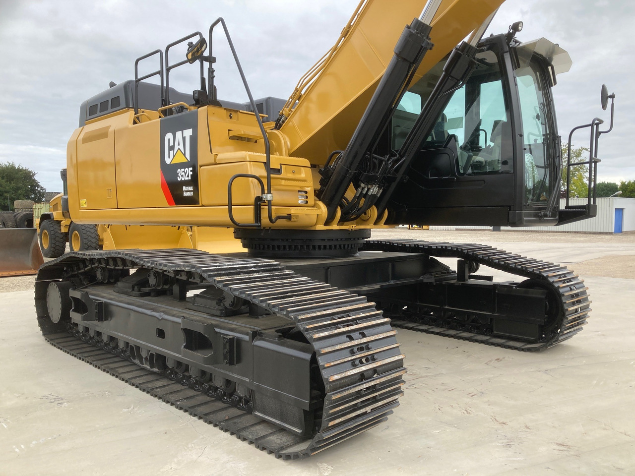 CATERPILLAR 352F Material Handler - Waste/ Industry handler: picture 5 CATERPILLAR 352F Material Handler - Waste/ Industry handler: picture 5