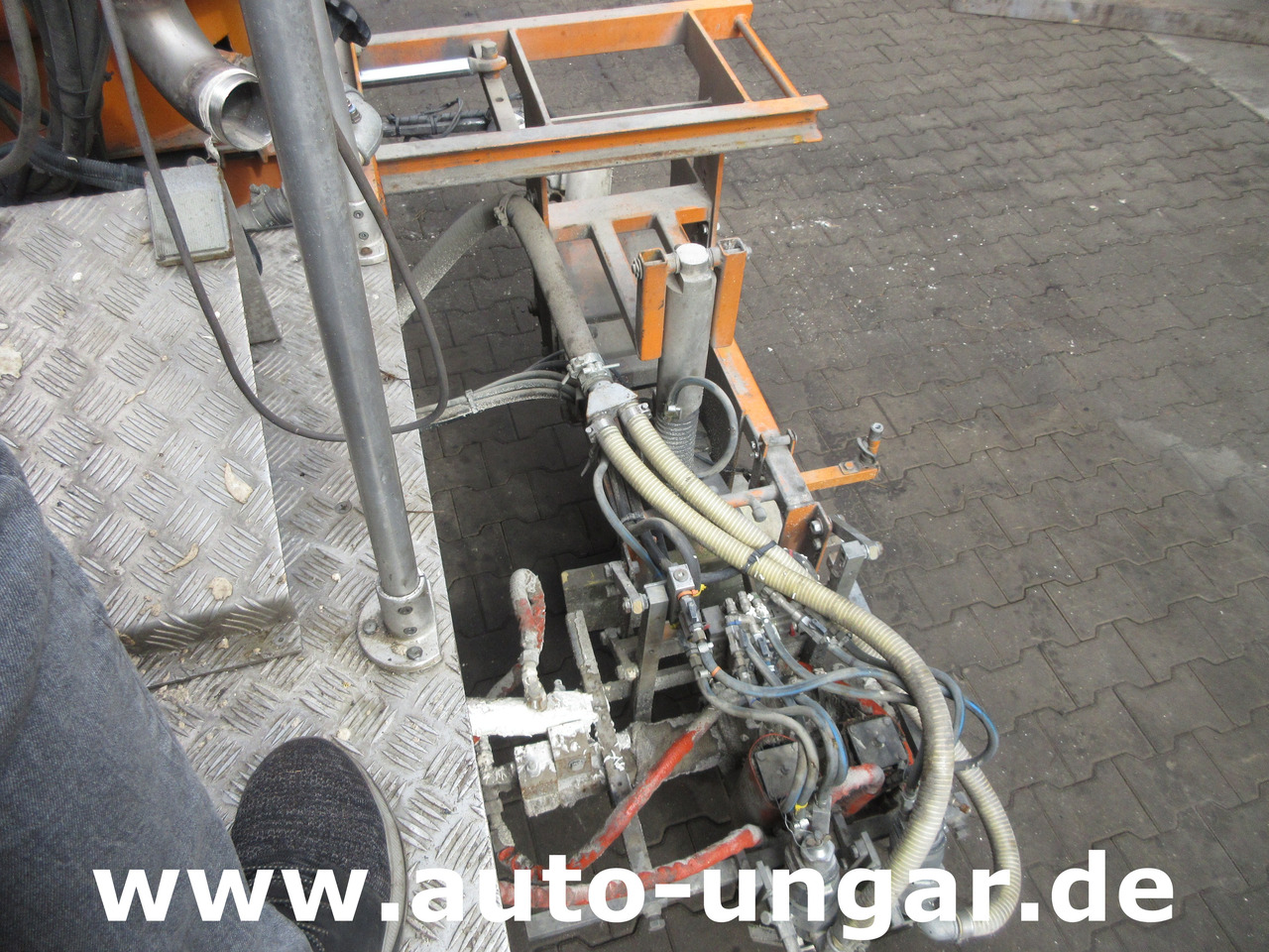 Asphalt machine Hofmann H75 - 1000 Thermoplastic Roadmarking Machine Truck Mounted Hot Paint: picture 26