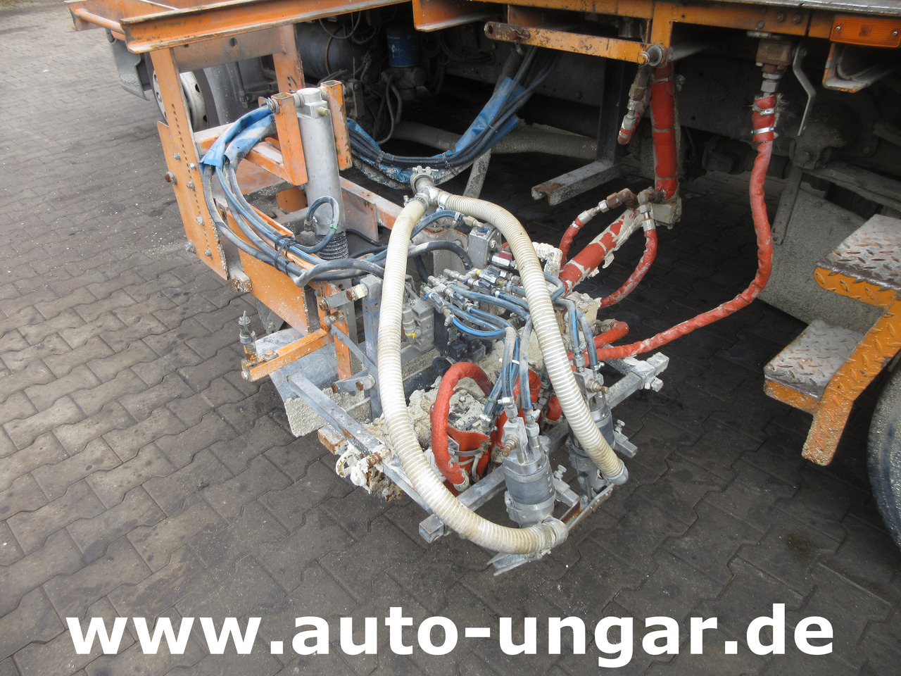 Asphalt machine Hofmann H75 - 1000 Thermoplastic Roadmarking Machine Truck Mounted Hot Paint: picture 12