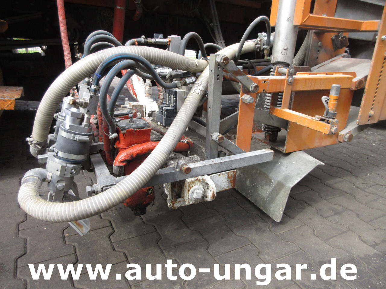 Hofmann H75 - 1000 Thermoplastic Roadmarking Machine Truck Mounted Hot Paint - Asphalt machine: picture 4 Hofmann H75 - 1000 Thermoplastic Roadmarking Machine Truck Mounted Hot Paint - Asphalt machine: picture 4