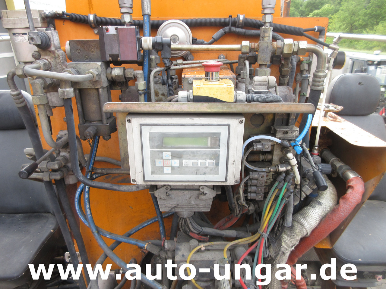 Asphalt machine Hofmann H75 - 1000 Thermoplastic Roadmarking Machine Truck Mounted Hot Paint: picture 18