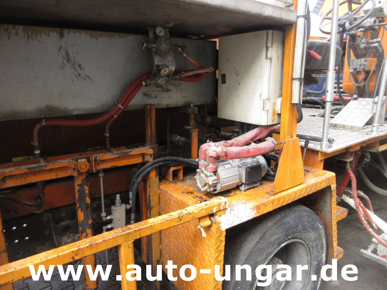 Asphalt machine Hofmann H75 - 1000 Thermoplastic Roadmarking Machine Truck Mounted Hot Paint: picture 7