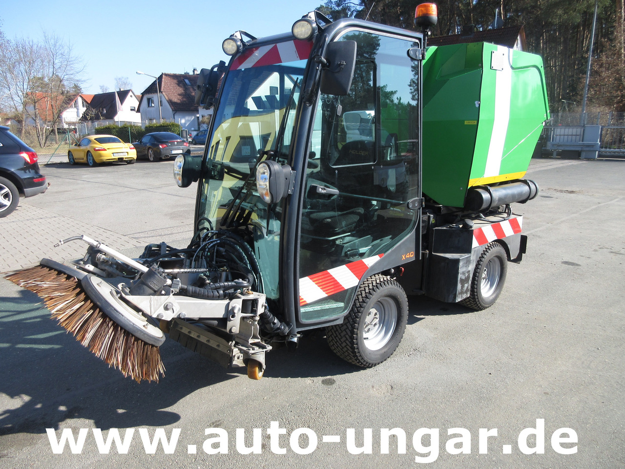 Holder X40 / X45 Baujahr 2017 Knicklenkung Kehraufbau 4x4 Kommunalhydraulik Frontheber - Road sweeper: picture 1 Holder X40 / X45 Baujahr 2017 Knicklenkung Kehraufbau 4x4 Kommunalhydraulik Frontheber - Road sweeper: picture 1