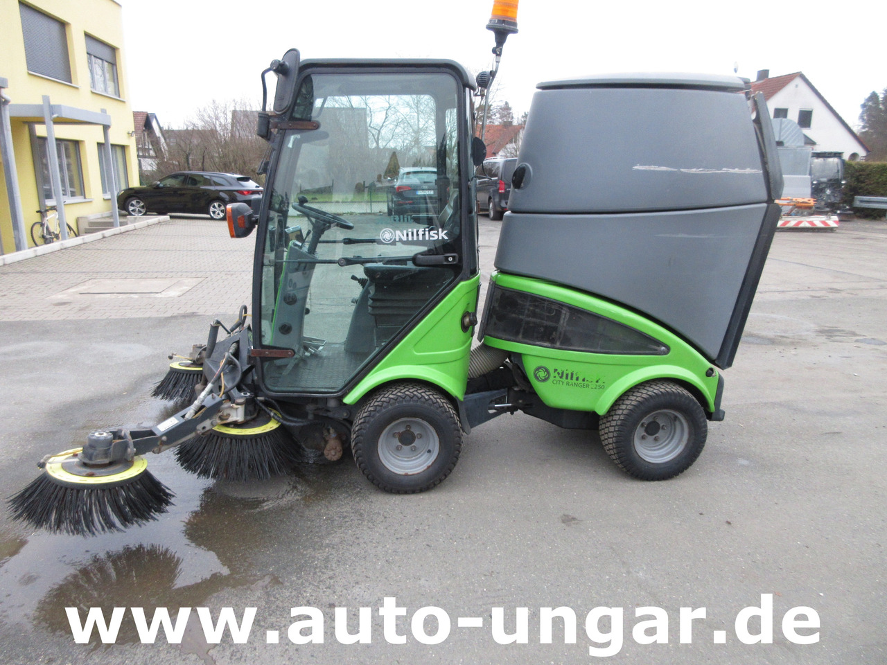 Nilfisk CR 2250 Egholm Bj. 2015 Kehrmaschine 4x4 Perkins Diesel Knicklenkung - Road sweeper: picture 4 Nilfisk CR 2250 Egholm Bj. 2015 Kehrmaschine 4x4 Perkins Diesel Knicklenkung - Road sweeper: picture 4