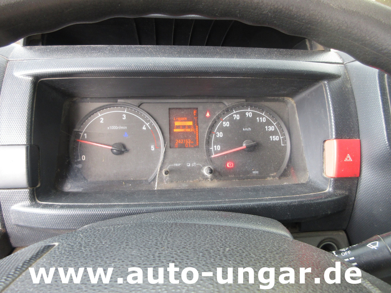 Garbage truck for transportation of garbage RENAULT Maxity 3.500kg Faun Provence Benne Müllwagen 5m³ Alumulde mit Presse: picture 12 Garbage truck for transportation of garbage RENAULT Maxity 3.500kg Faun Provence Benne Müllwagen 5m³ Alumulde mit Presse: picture 12