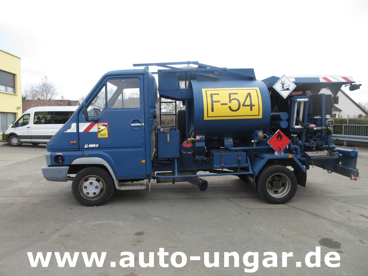 Renault B110 Titan Aviation AVGas Refueller Jet Tanker 2000l Aviteilleur GSE - Tank truck: picture 2 Renault B110 Titan Aviation AVGas Refueller Jet Tanker 2000l Aviteilleur GSE - Tank truck: picture 2