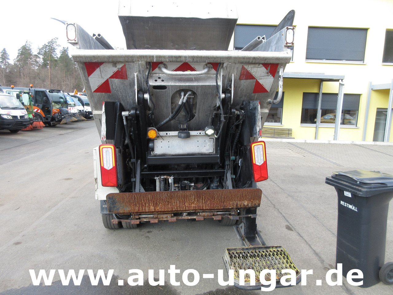 Renault Maxity 130 Müllwagen 3.500kg Lifter Presse Kipper Provence Benne Medium - Garbage truck: picture 5 Renault Maxity 130 Müllwagen 3.500kg Lifter Presse Kipper Provence Benne Medium - Garbage truck: picture 5