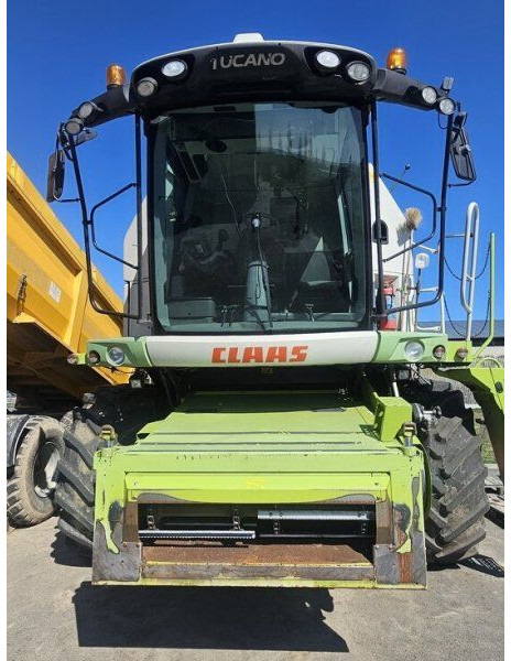 Claas Tucano 450 (839) +V 750 - Combine harvester: picture 3 Claas Tucano 450 (839) +V 750 - Combine harvester: picture 3