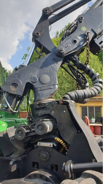 John Deere 1270E 6W - Forestry harvester: picture 5 John Deere 1270E 6W - Forestry harvester: picture 5