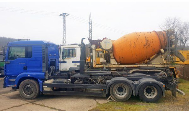 Hook lift truck MAN TGA 26.460: picture 18