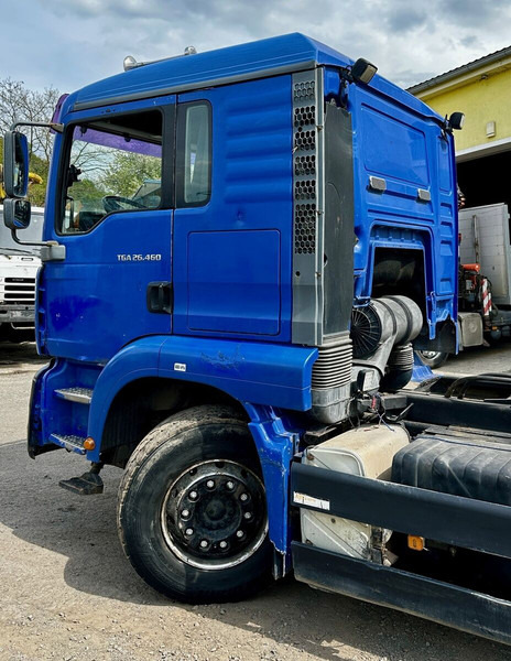 Hook lift truck MAN TGA 26.460: picture 9