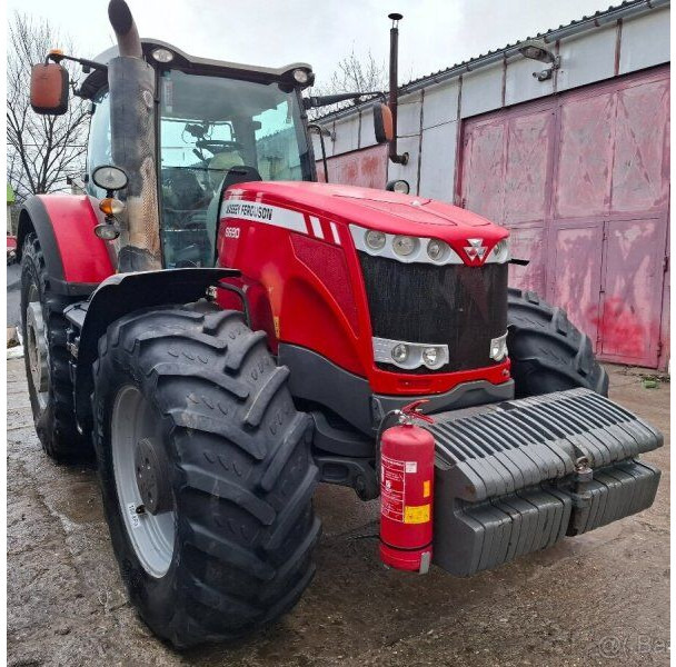Massey Ferguson 8690 - Farm tractor: picture 1 Massey Ferguson 8690 - Farm tractor: picture 1