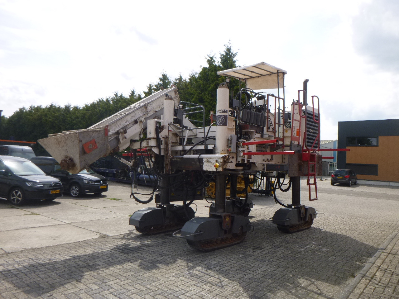 WIRTGEN SP250 - Slipform paver: picture 1 WIRTGEN SP250 - Slipform paver: picture 1
