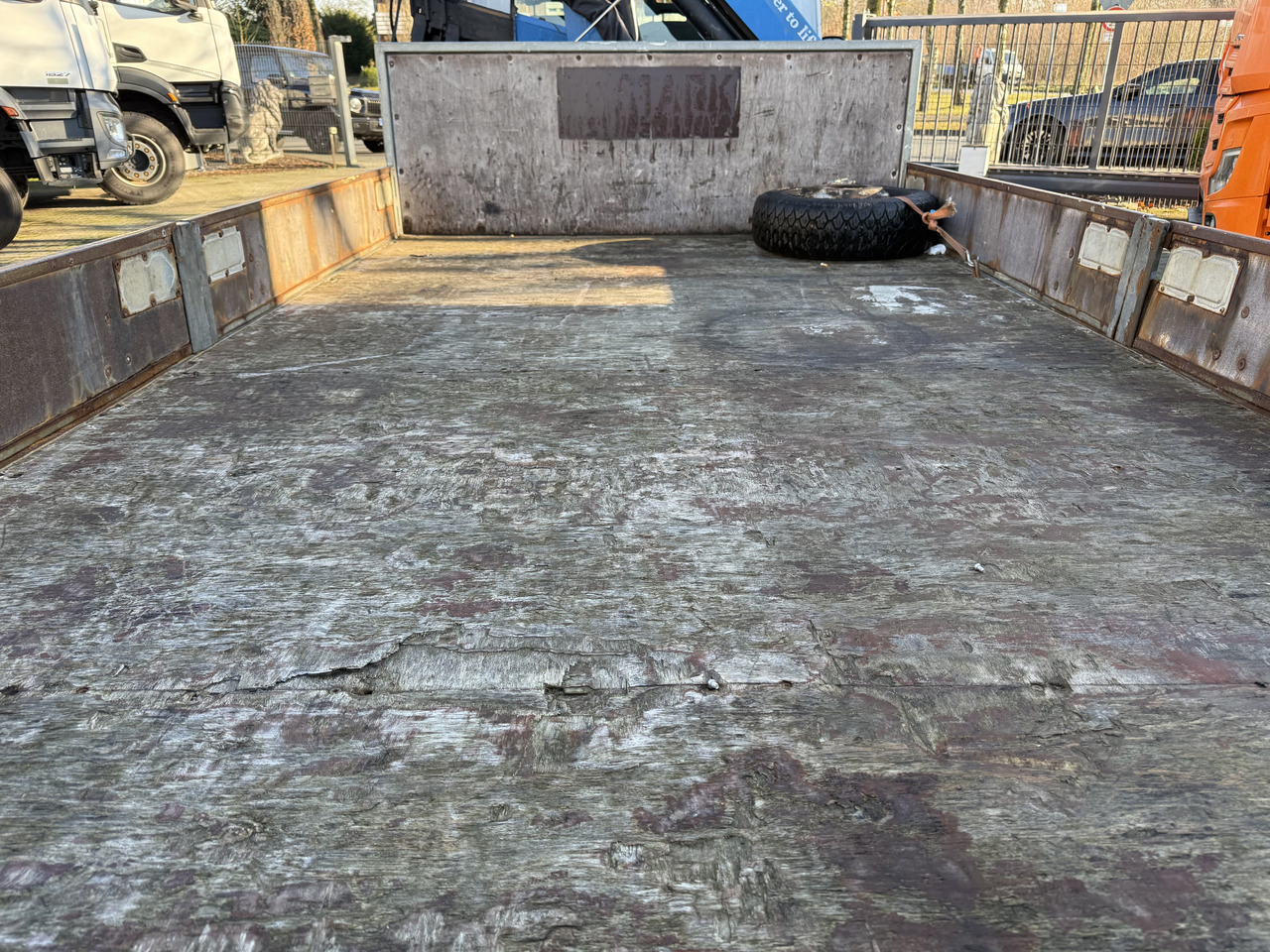 Iveco Daily 70C17 HMF 635 Kran bis 11 Meter - Crane truck, Flatbed van: picture 2 Iveco Daily 70C17 HMF 635 Kran bis 11 Meter - Crane truck, Flatbed van: picture 2