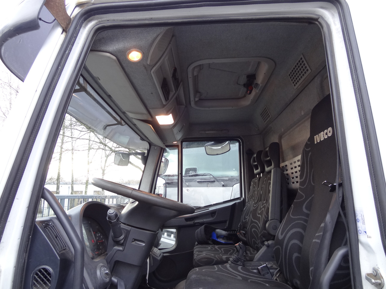 Iveco EuroCargo 120E25 Fassi F38 - Crane truck, Dropside/ Flatbed truck: picture 3 Iveco EuroCargo 120E25 Fassi F38 - Crane truck, Dropside/ Flatbed truck: picture 3