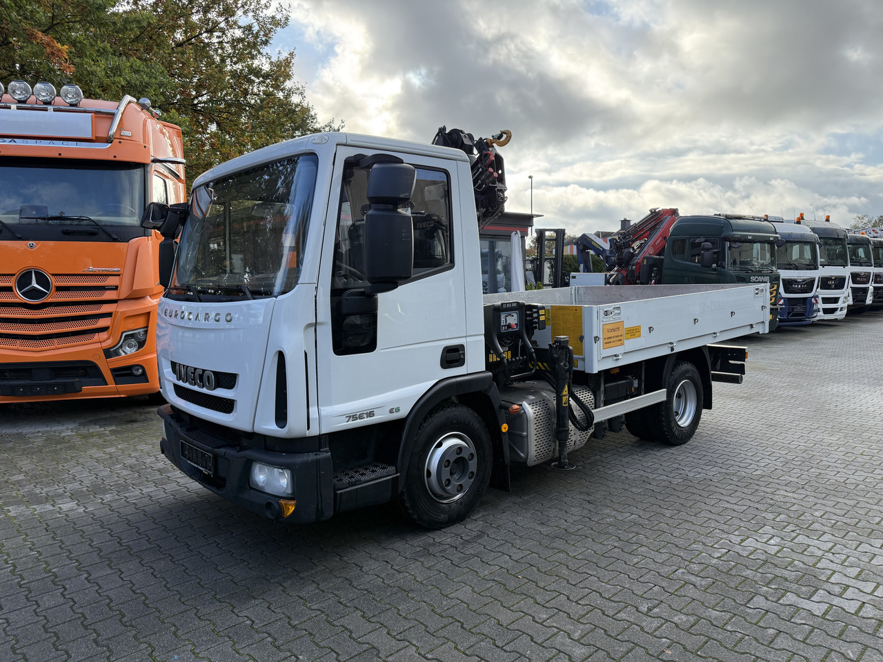 Iveco EuroCargo 75E16 Kran Hiab 055-2 - Dropside/ Flatbed truck, Crane truck: picture 1 Iveco EuroCargo 75E16 Kran Hiab 055-2 - Dropside/ Flatbed truck, Crane truck: picture 1