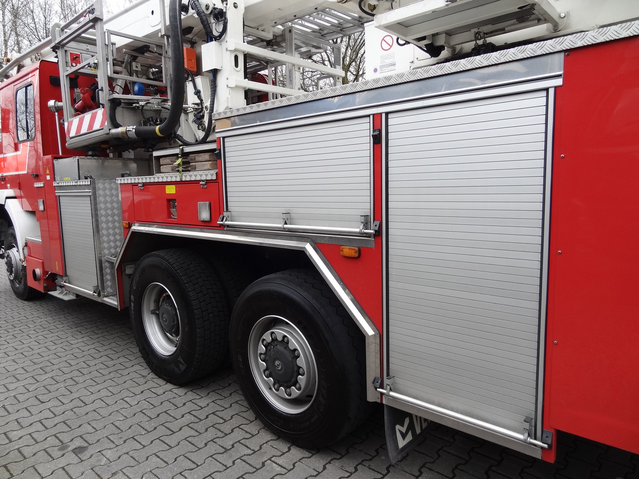 Truck mounted aerial platform MAN FE 410 6X6 Feuerwehr Vema Lift 32 Meter: picture 5