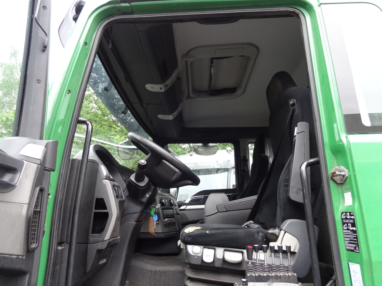 MAN TGS 35.440 8X4 BB VDL Haken - Hook lift truck: picture 4 MAN TGS 35.440 8X4 BB VDL Haken - Hook lift truck: picture 4