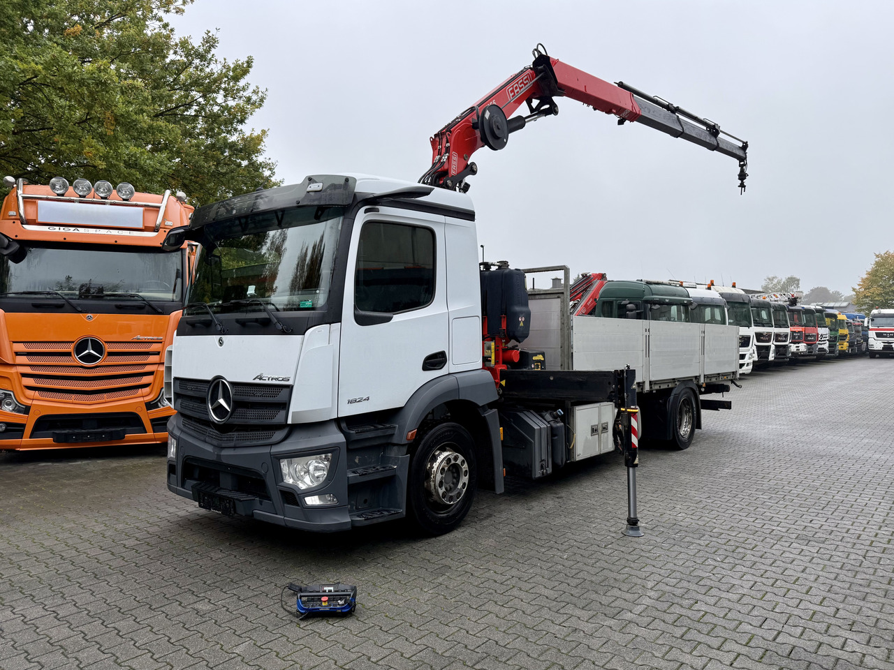 Mercedes-Benz Actros MP5 1824 Kran Fassi F155 - Crane truck, Dropside/ Flatbed truck: picture 1 Mercedes-Benz Actros MP5 1824 Kran Fassi F155 - Crane truck, Dropside/ Flatbed truck: picture 1