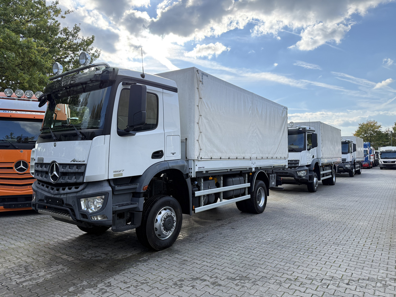 Mercedes-Benz Arocs 1827 AK 4X4 Ex- - Dropside/ Flatbed truck: picture 1 Mercedes-Benz Arocs 1827 AK 4X4 Ex- - Dropside/ Flatbed truck: picture 1