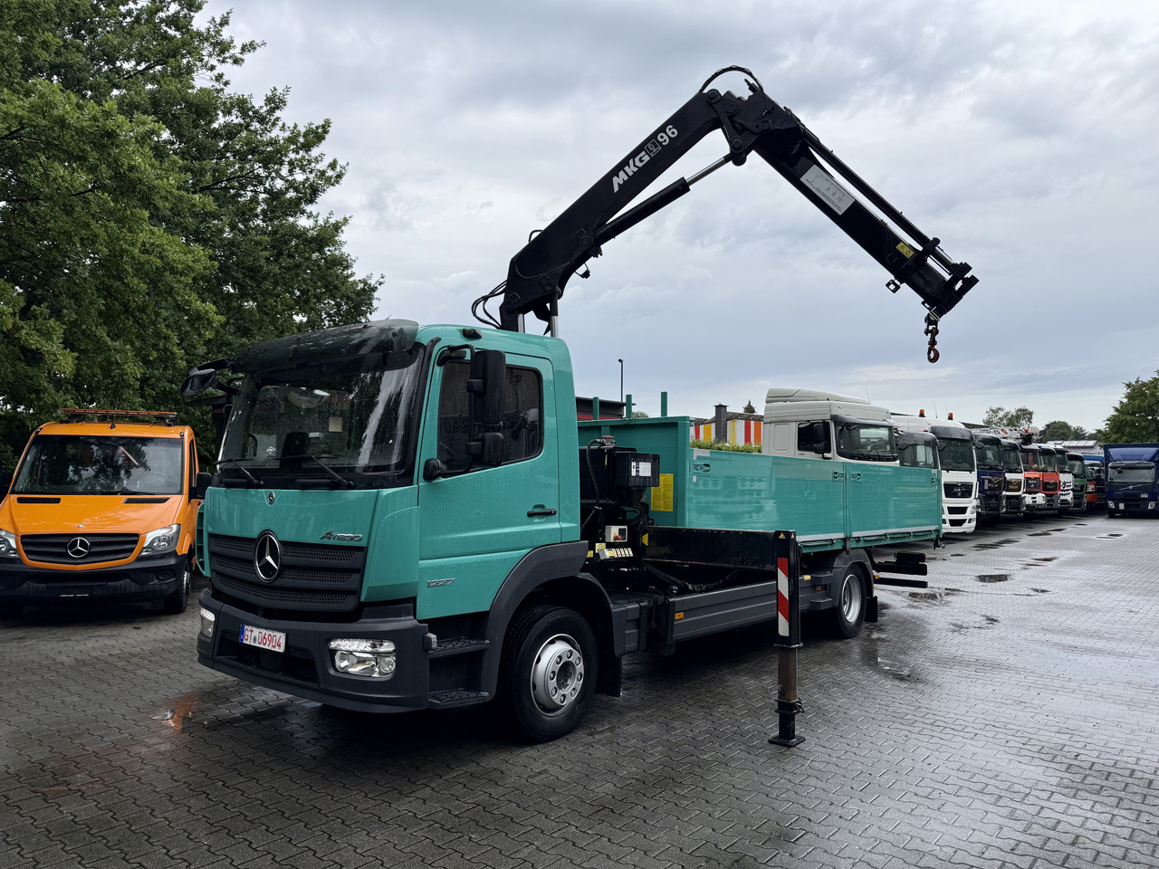 Dropside/ Flatbed truck, Crane truck Mercedes-Benz Atego 1227 Kran MKG 96: picture 9