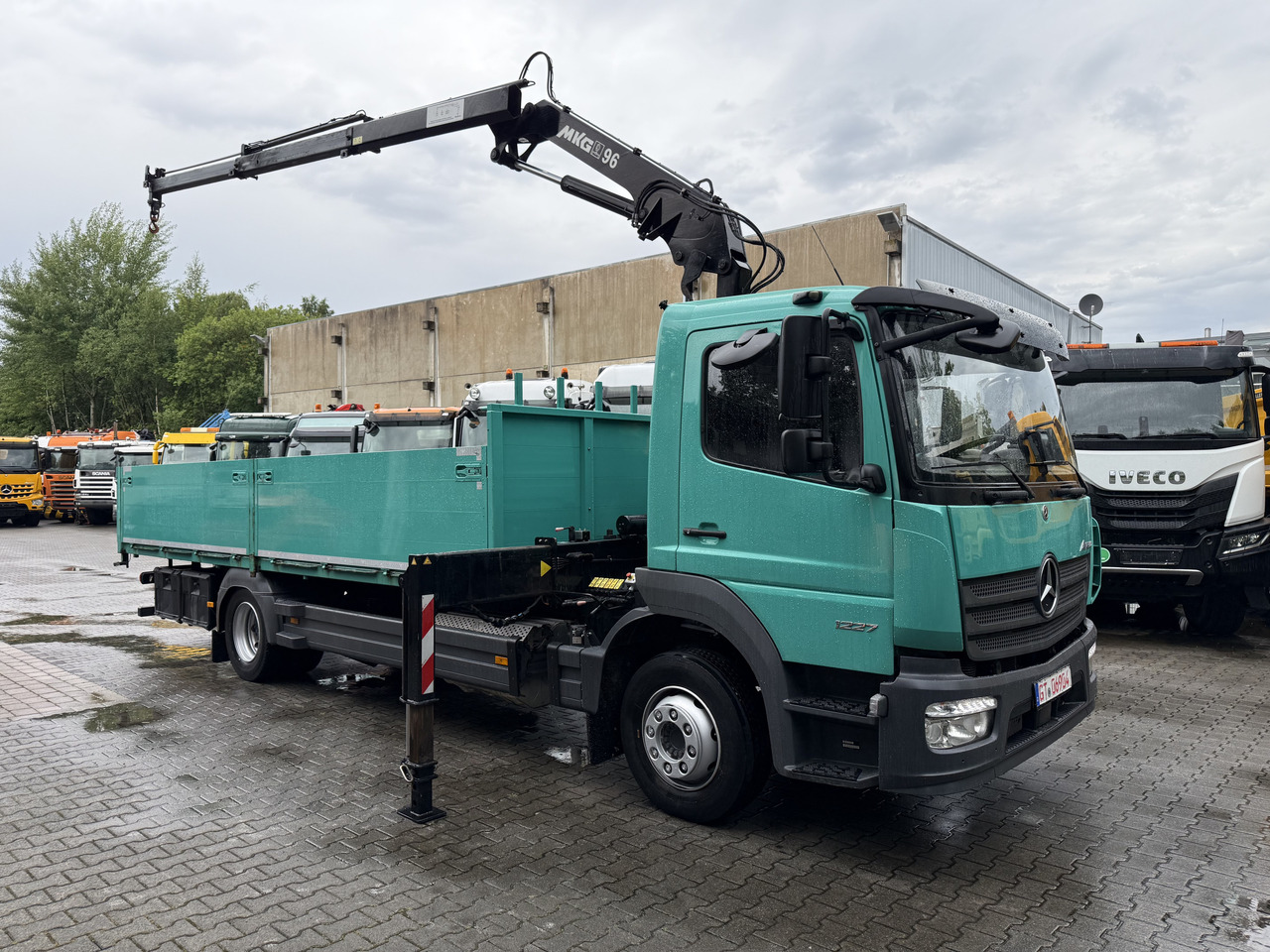 Dropside/ Flatbed truck, Crane truck Mercedes-Benz Atego 1227 Kran MKG 96: picture 8