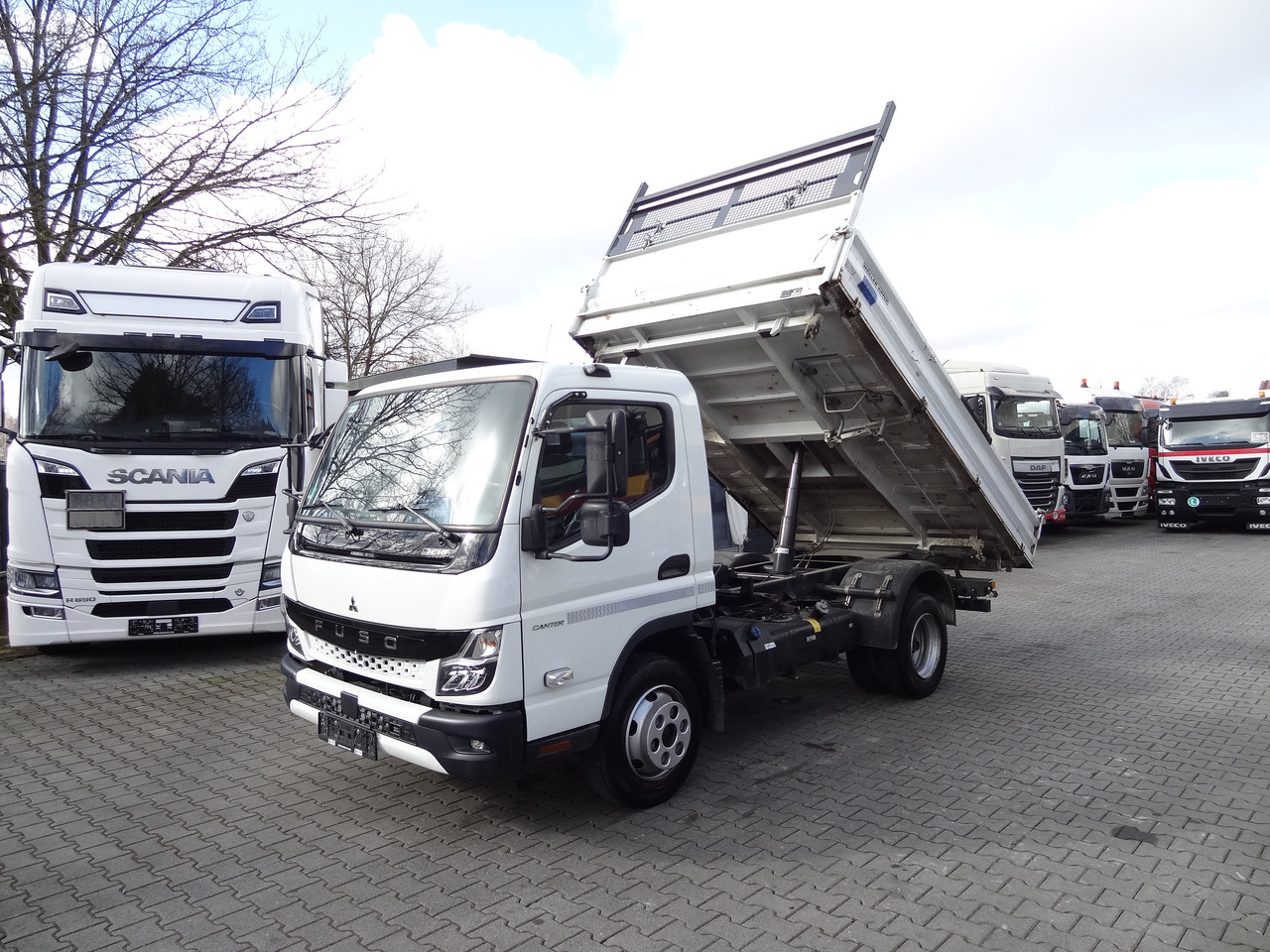 Mitsubishi Fuso 7C18 Meiller - Tipper: picture 1 Mitsubishi Fuso 7C18 Meiller - Tipper: picture 1