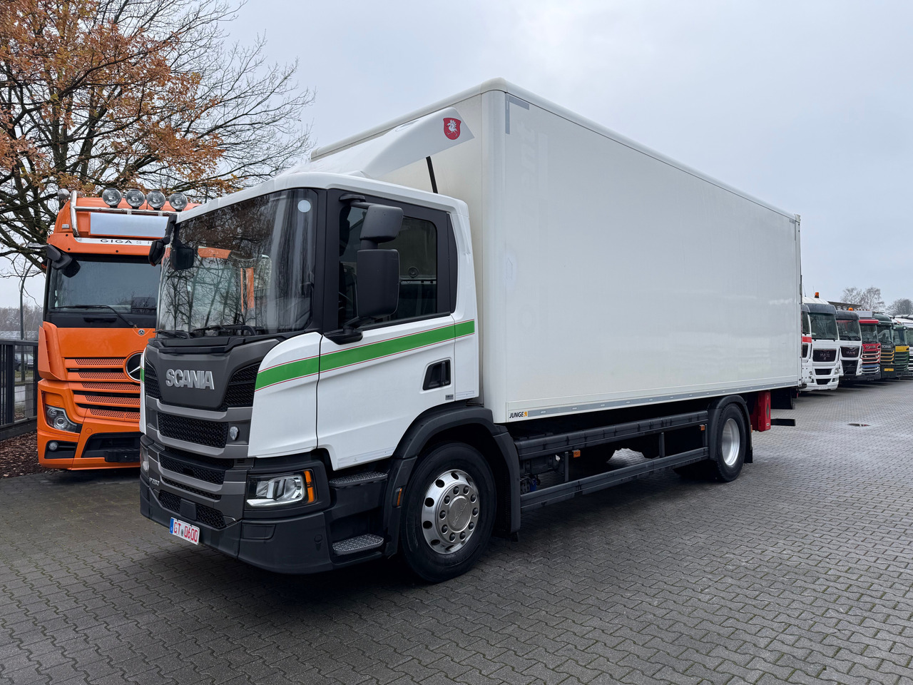 Scania P280 4X2 - Box truck: picture 1 Scania P280 4X2 - Box truck: picture 1