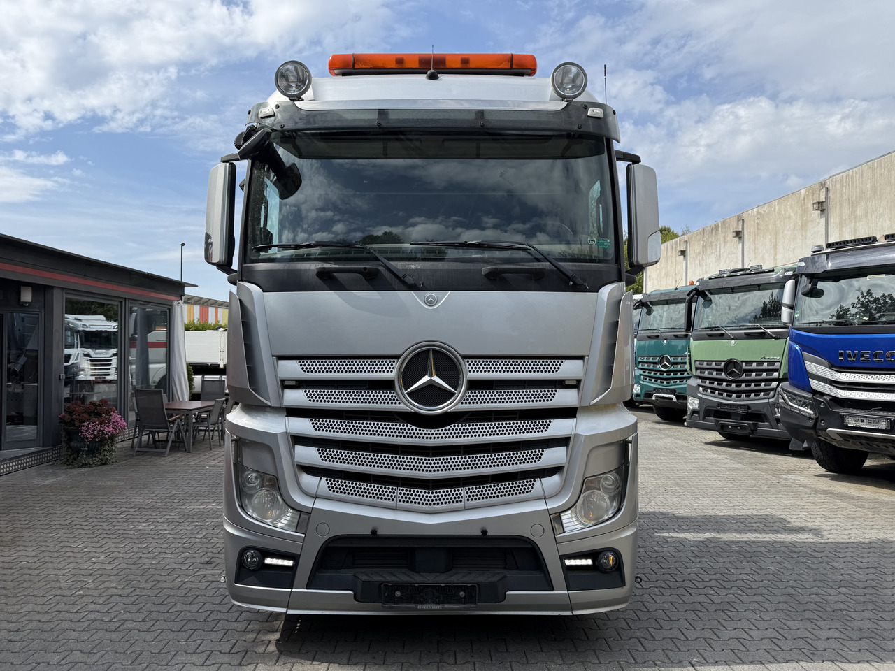 Tractor unit Mercedes-Benz Actros 1842LS Kran HMF 2020 bis 18 Meter: picture 9