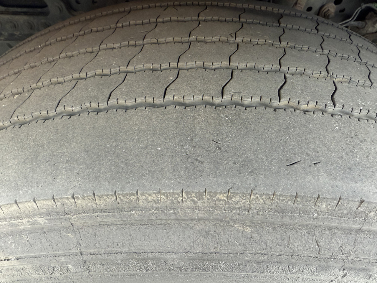 Mercedes-Benz Actros 1842LS Kran HMF 2020 bis 18 Meter - Tractor unit: picture 2 Mercedes-Benz Actros 1842LS Kran HMF 2020 bis 18 Meter - Tractor unit: picture 2