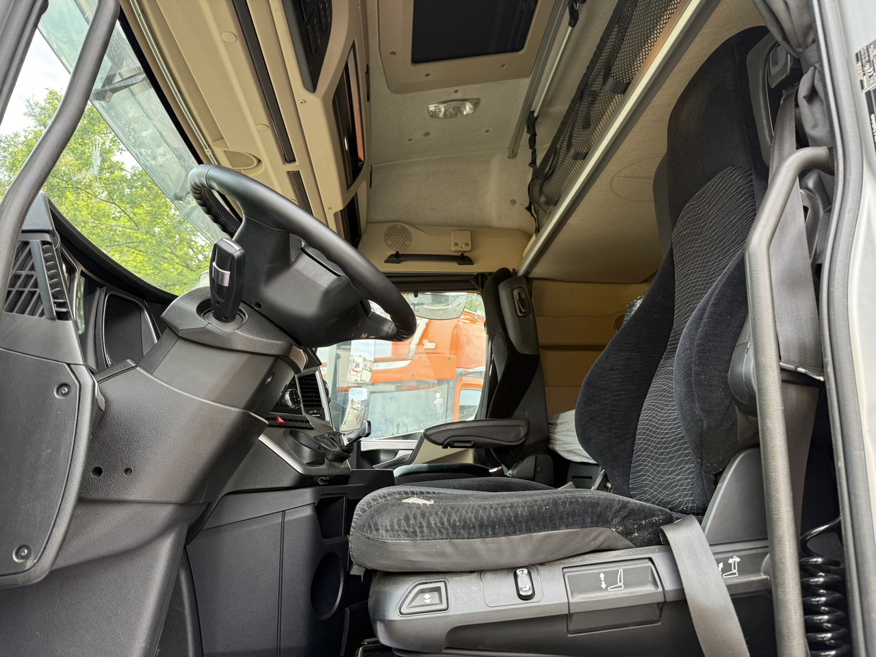 Tractor unit Mercedes-Benz Actros 1842LS Kran HMF 2020 bis 18 Meter: picture 5