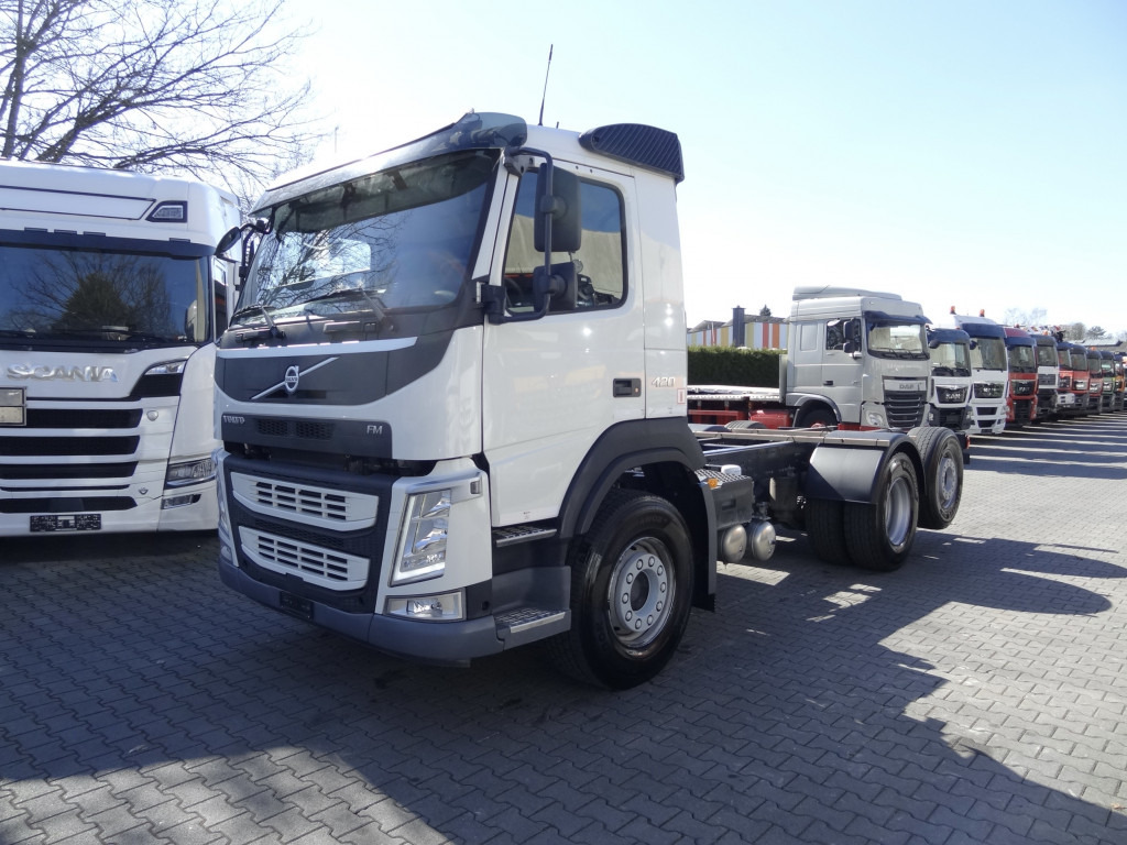Volvo FM 420 6X2*4 - Cab chassis truck: picture 1 Volvo FM 420 6X2*4 - Cab chassis truck: picture 1