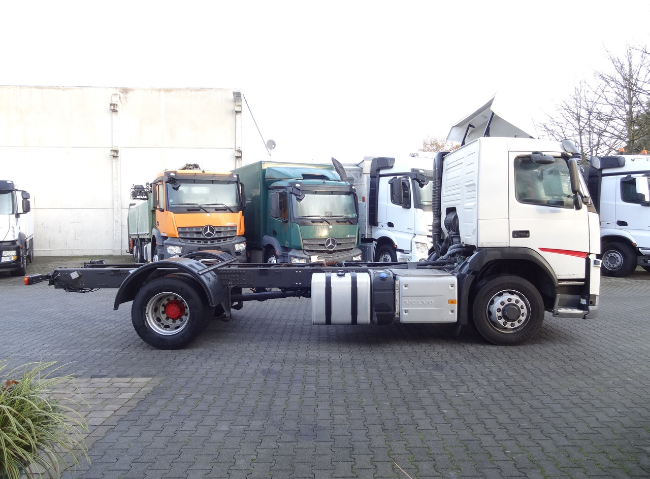Cab chassis truck Volvo FM420 4X4 X-Track: picture 9 Cab chassis truck Volvo FM420 4X4 X-Track: picture 9