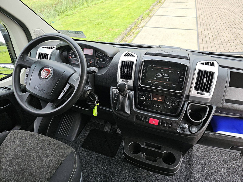 Interior photo 1: Small van Fiat Ducato 33 2.3 AC AUTOMAAT EURO6