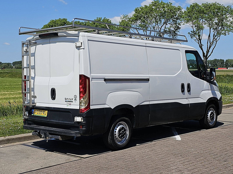 Iveco Daily 35 S - Panel van: picture 3 Iveco Daily 35 S - Panel van: picture 3