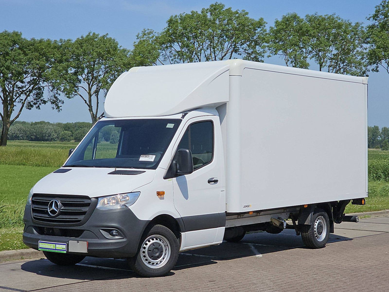 Mercedes-Benz Sprinter 317 Bakwagen Laadklep! - Box van: picture 2 Mercedes-Benz Sprinter 317 Bakwagen Laadklep! - Box van: picture 2