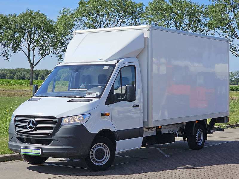 Mercedes-Benz Sprinter 317 Bakwagen Laadklep! - Box van: picture 2 Mercedes-Benz Sprinter 317 Bakwagen Laadklep! - Box van: picture 2