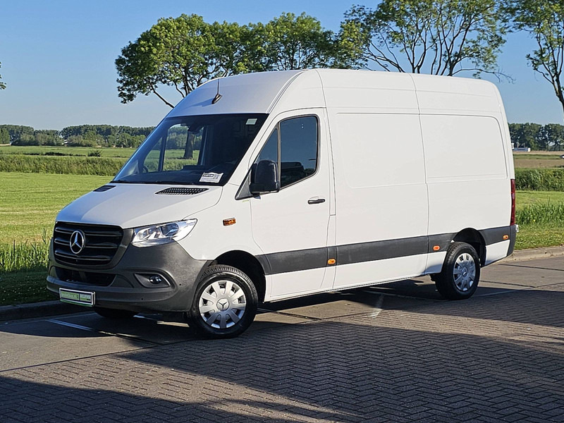 Mercedes-Benz Sprinter 317 L2H2 Mbux RWD! - Panel van: picture 2 Mercedes-Benz Sprinter 317 L2H2 Mbux RWD! - Panel van: picture 2