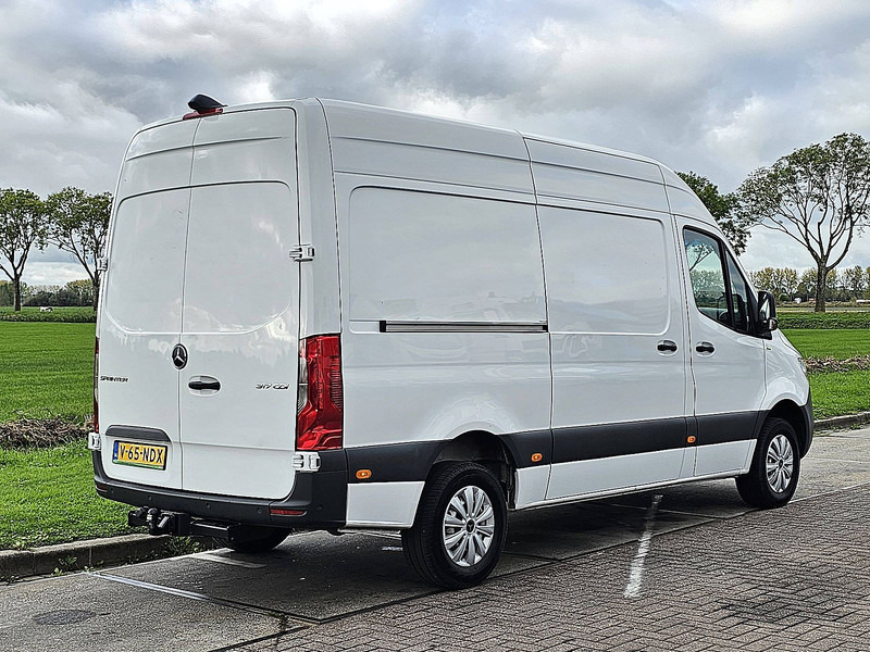 Mercedes-Benz Sprinter 317 L2H2 Mbux Trekhaak ! - Panel van: picture 3 Mercedes-Benz Sprinter 317 L2H2 Mbux Trekhaak ! - Panel van: picture 3