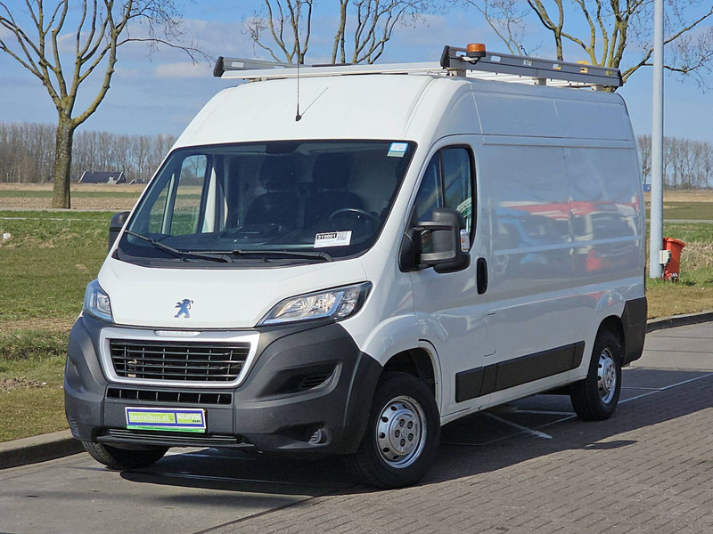 Peugeot Boxer 2.2 BHDI 120 L2H2 - Small van: picture 2 Peugeot Boxer 2.2 BHDI 120 L2H2 - Small van: picture 2