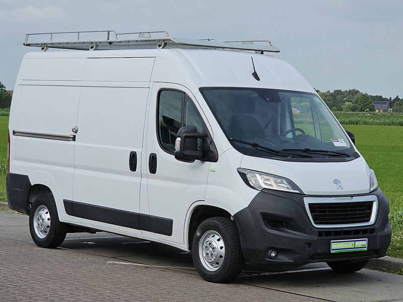 Peugeot Boxer 2.2 BHDI 140 L2H2 - Panel van: picture 5 Peugeot Boxer 2.2 BHDI 140 L2H2 - Panel van: picture 5